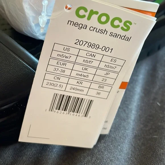 Crocs Mega Crush Sandal black w7/m5 NWT - Picture 4 of 4